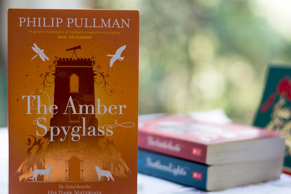 Book Review: The Amber Spyglass by Philip Pullman